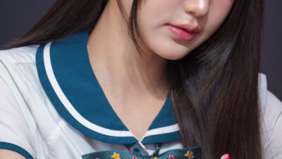 IVE Jang Wonyoung’s "Unedited” Photos Spark Intense Reactions