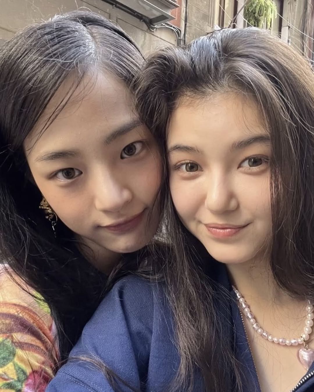 NJZ’s Minji and Danielle | Phoning