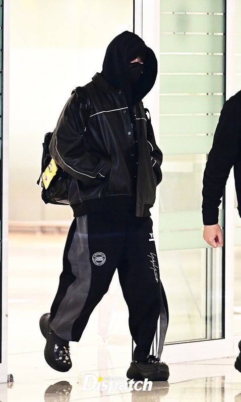 Jungkook at Korean airport