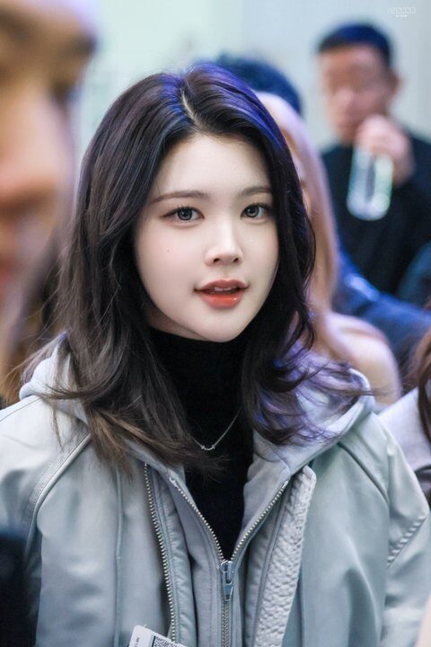 Hearts2Hearts hair looks