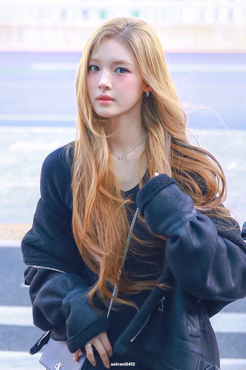 Hearts2Hearts hair looks