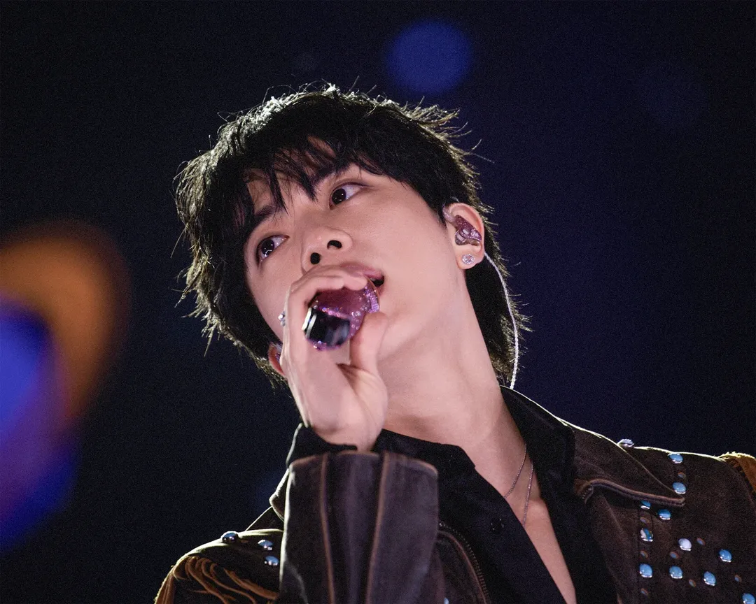 Jin revealing photoshoot