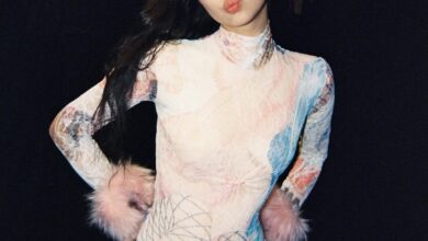 Jennie with Hermès Bag