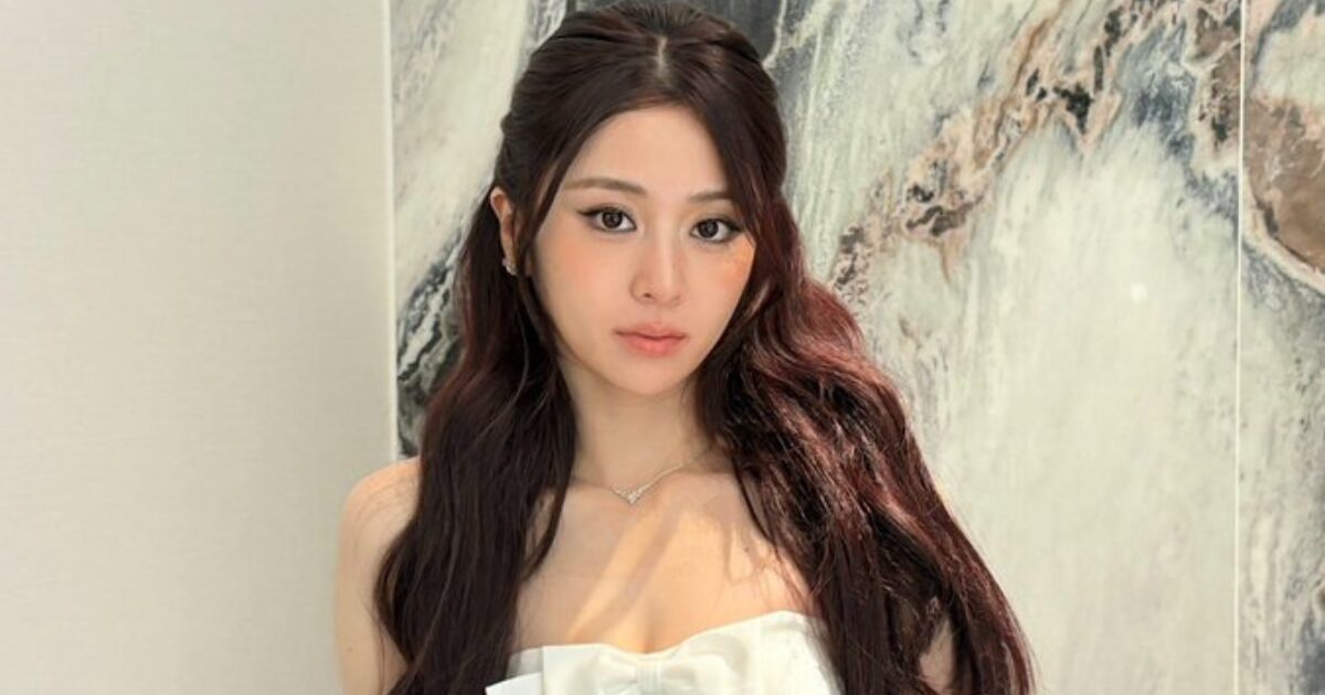 LE SSERAFIM Yunjin solo at 40th Golden Disk Awards