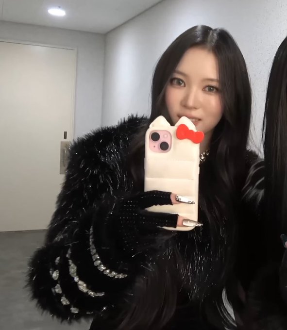 Narin's Hello Kitty phone case