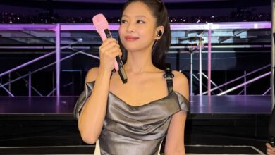 Jennie undercover in black