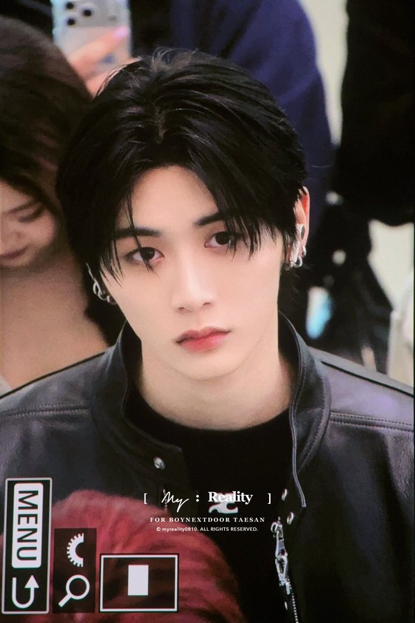 Taesan candid photo 2