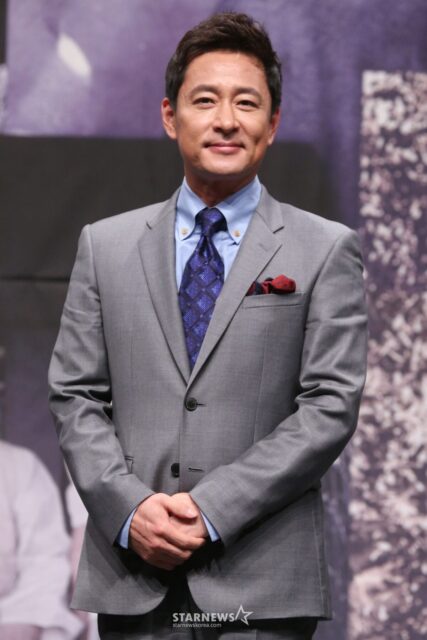 Kim Byung Se full body