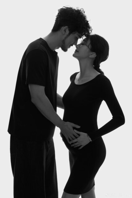 Leading Actor Reveals Relationship and Birth of Premarital Child Simultaneously 4 Chen Muchi Family Photos