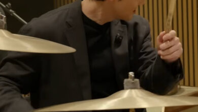 Kim Jun Han Performs