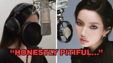 Soyeon and Shuhua in studio