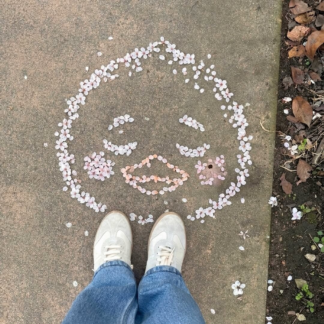 Flower petal bird face