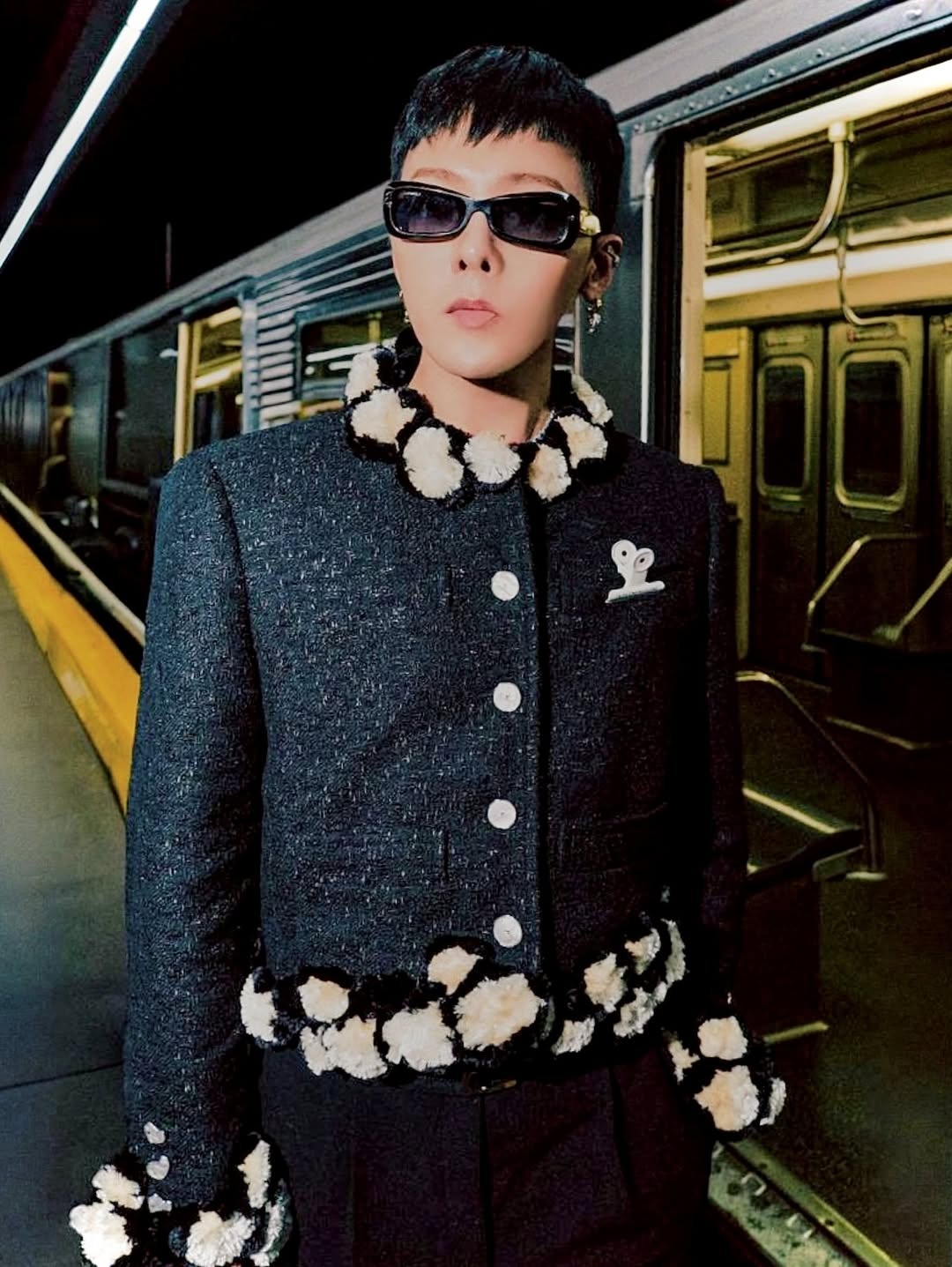 G-Dragon | @xxxibgdrgn/Instagram